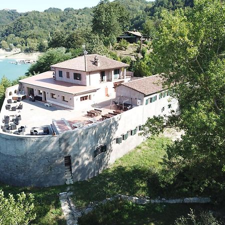 Agriturismo Incantesimo Del Lago Salto Varco Sabino Ngoại thất bức ảnh